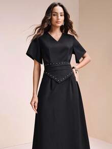 SHEIN Zanirela Robe midi élégante à col en V noir - détail de taille clouté, manches courtes, sophistication intemporelle pour le soir et le bureau - Noir - Voir 3