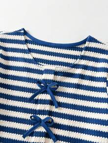 Sparklyn 2件套女童（加大码）T恤套装，可爱欧式设计，黑白条纹针织经典元素，蝴蝶结装饰荷叶边下摆，圆领短袖上衣搭配宽松短裤，适合日常出行、聚会、夏季户外活动。 - 藍色 - 查看 7