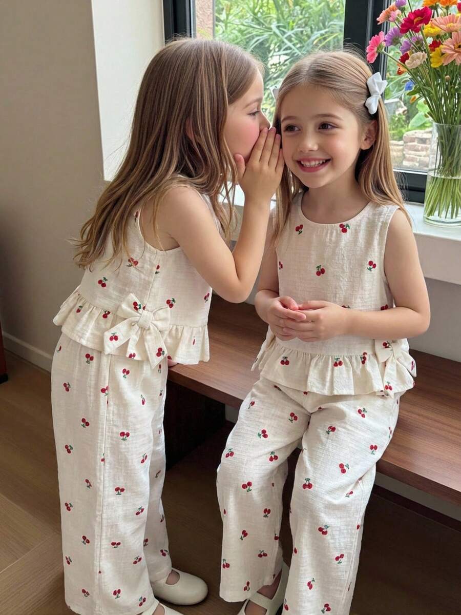 SHEIN LMoss Kids 女宝宝夏季可爱红白格子荷叶边无袖上衣和松紧腰宽松裤套装 - 彩色 - 查看 1