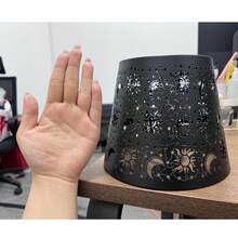 1 Peça (D13*D19*H15cm) Abajur Redondo de Ferro Entalhado com Padrão de Crisântemo, Sol, Lua e Árvore da Floresta, Compatível com Lâmpada E27/E26, Inclui Anel Adaptador E27 para E14, Adequado para Luminária de Mesa Industrial Retrô, Luminária de Chão, Luminária de Parede, Acessório de Iluminação Decorativa Artística, Abajur Ambiente Criativo - Abajur esculpido em ferro forjado - Visão 18