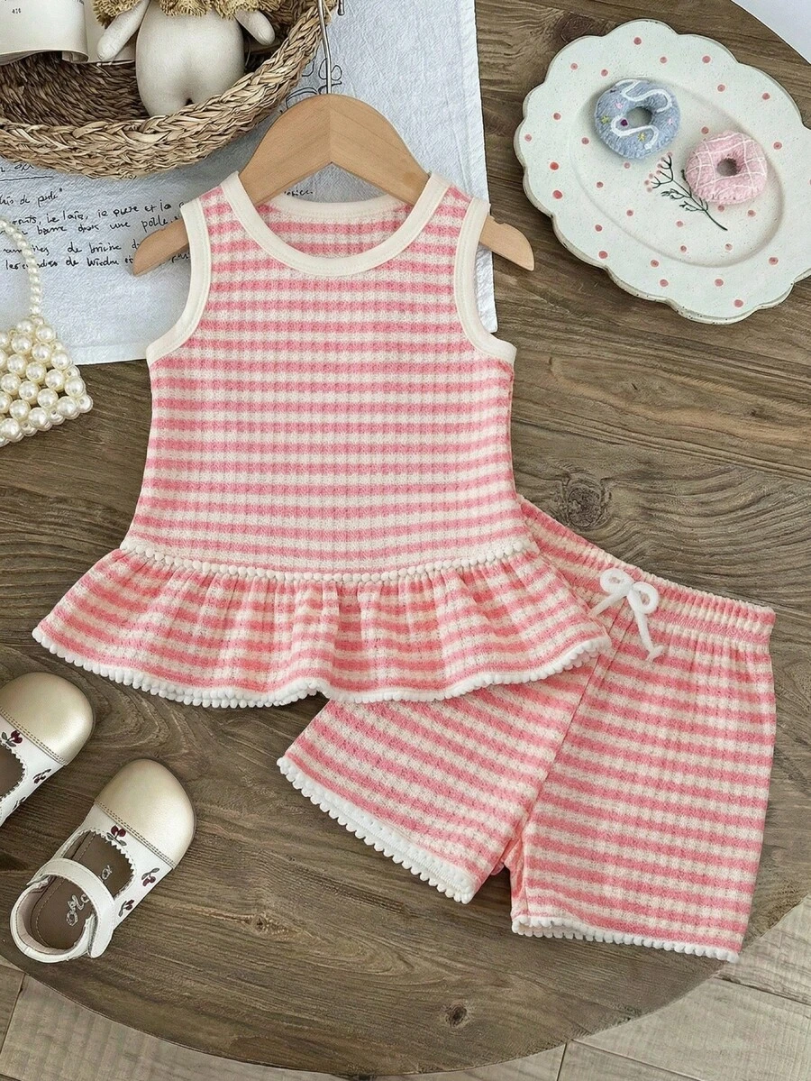 SHEIN Set de vară 2025 pentru bebeluși, bluză fără mâneci tricotată cu dungi florale și imprimeu curcubeu + pantaloni scurți confortabili cu picior larg - Roz - Vizualizare 1