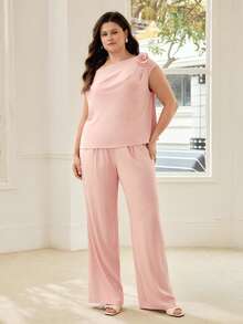 MOTF PREMIUM PLUS SIZE WOMEN SPRING/SUMMER STEREO FLORAL ASYMMETRICAL SHOULDER TOP AND PANTS SET - Dusty Pink - View 4