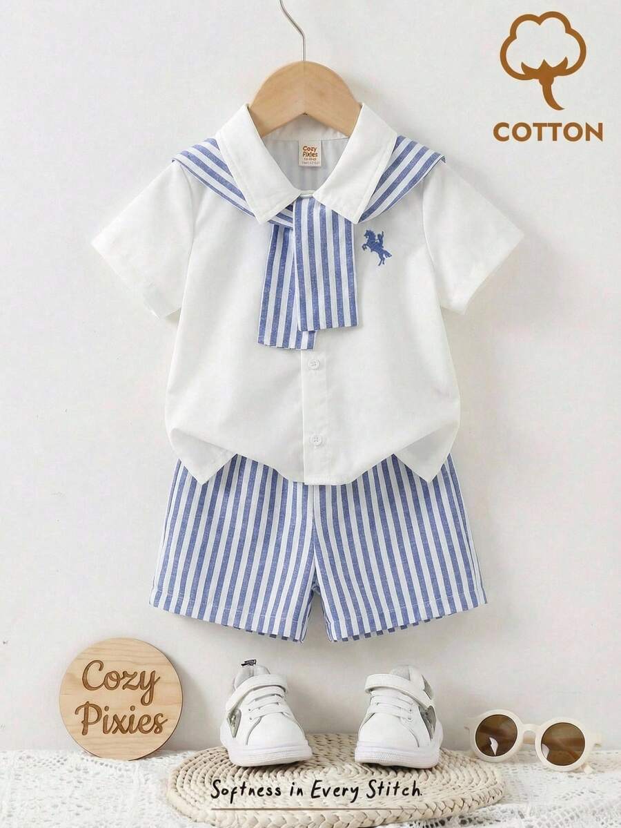 Cozy Pixies 男婴三件套舒适休闲百搭时尚简约风白色领短袖衬衫、蓝白条纹披肩和蓝白短裤套装,适合室内、室外、日常、运动、玩耍、派对、拍照、度假、节日、婚礼、迎婴派对、春夏等场合。 - 彩色 - 查看 1