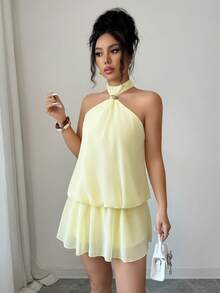 Elenzga Vestido mini elegante y romántico de verano para mujer, con cuello halter, espalda descubierta, volantes en el bajo y hebilla metálica, en color amarillo tejido - Amarillo - Ver 3