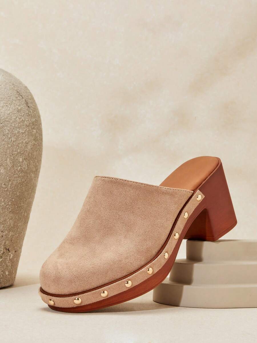 Solezae Zuecos de mujer con plataforma y tachuelas en ante topo - Tacón grueso retro, cómodo y elegante. Para Navidad - Beis - Ver 1