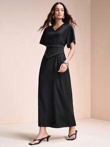 SHEIN Zanirela Robe midi élégante à col en V noir - détail de taille clouté, manches courtes, sophistication intemporelle pour le soir et le bureau - Noir - Voir 1
