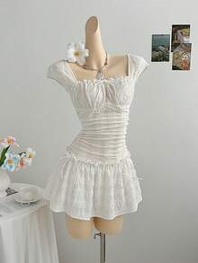 Elamini 女士复古方领收腰蕾丝拼接荷叶边弹力纹理连衣裙 - 白色 - 查看 5