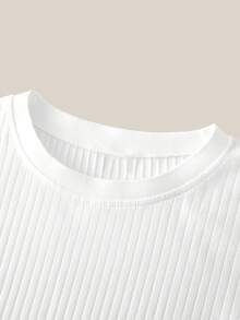 VeloEdit Kaos Pria Warna Putih Tekstur Ribbed Pit Tenun Vertikal Efek Melangsingkan Kerah Bulat - Gaya/Kemeja Rajut Slim Fit Pria Polos Lengan Pendek untuk Musim Gugur dan Dingin - Putih - View 5