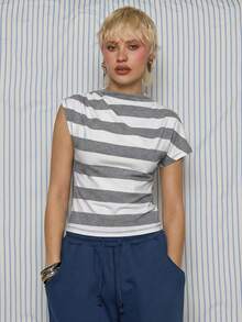 COUREZ 条纹短袖不对称针织上衣 / Y2K 短袖上衣 外出上衣 女式上衣 夏季女装 蓝色上衣 可爱上衣 夏季上衣 夏季穿搭 - 彩色 - 查看 6