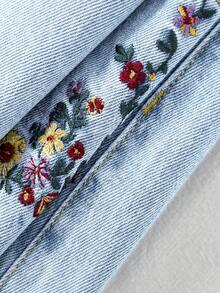 SHEIN Teen Girl Y2K Spring Summer Break Light Washed Low Waist Ripped Raw Hem Denim Jeans Shorts With Raw Hem, Summer Beach Boho Vacation Shorts ,Summer Concert Festival Casual Rave - Blue - View 5