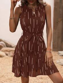 EMERY ROSE Vestido sin mangas con estampado de rayas y corte aleatorio - Café - Ver 3