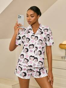 Betty Boop x SHEIN Conjunto de Pijama Feminino com Top de Manga Curta de Abotoamento Simples e Shorts - Rosa Bebê - Visão 1