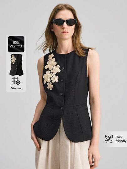 Ontre 2026春夏新款女士西装外套，黑色薄款夹克，舒适亚麻混纺面料，圆领无袖背心，纽扣开合，宽松版型，刺绣条纹，现代都市时尚商务休闲办公装，低调复古高端风格，高品质机场/邮轮穿搭，优雅婚礼宾客着装，简约度假风，四季皆宜的奢华百搭轻便西装外套