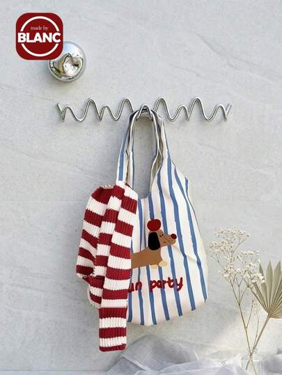 Madebyblanc 1 Móc Treo Tường Kim Loại Màu Bạc Thiết Kế Sóng Sáng Tạo - Giá Treo Áo Kiểu Bắc Âu Thanh Lịch với Thiết Kế Đường Cong Mượt Mà, Thích Hợp Cho Việc Tổ Chức Gia Đình, Trang Trí Khách Sàng và Trưng Bày Cửa Hàng Thời Trang. Phong cách Thẩm Mỹ Đơn Giản của nó làm cho nó trở thành một món quà Ngày Valentine, thích hợp cho nhà thuê, lắp đặt trên tường nhà, lắp đặt trong tủ quần áo, lắp đặt trên cửa trong tháng Ramadan để treo quần áo, khăn quàng cổ, túi xách.