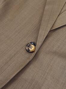 GlowEve CURVE Áo khoác Blazer tay dài thanh lịch, đơn hàng khuy đơn màu cỡ lớn cho văn phòng - Màu Khaki - Xem 3