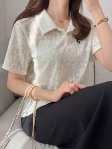 FRIFUL Polo col à revers régulier pour femmes avec demi-zip, broderie et tissu imprimé. Idéal pour l'été. - Blanc - Voir 6
