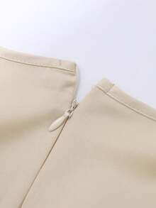 SHEIN Franclia Bộ jumpsuit không tay dáng suông thanh lịch dành cho nữ, chất liệu vải charmeuse, thiết kế cúc ngọc trai giả. - Màu be - Xem 3