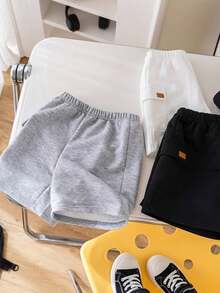 SHEIN 3件套男童休闲舒适口袋装饰针织短裤套装 - 黑與白 - 查看 4