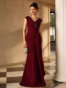 Coutiva Sequin Patchwork Ruffle Mermaid Hem Luxurious Mother Of The Bride Dress Burgundy V-Neck Mermaid Evening Gown Slim Fit Banquet Long Gown Mother Of The Bride Dress Premium Stretch Crepe Fabric Cross Pleated Ruched Bust High Waisted Fitted Waist Classic Mermaid Silhouette Wedding Formal Ceremony Formal Holiday Celebration Spring Wedding Peak Season Timeless Elegant Luxury Deep Burgundy Red - Burgundy - View 4