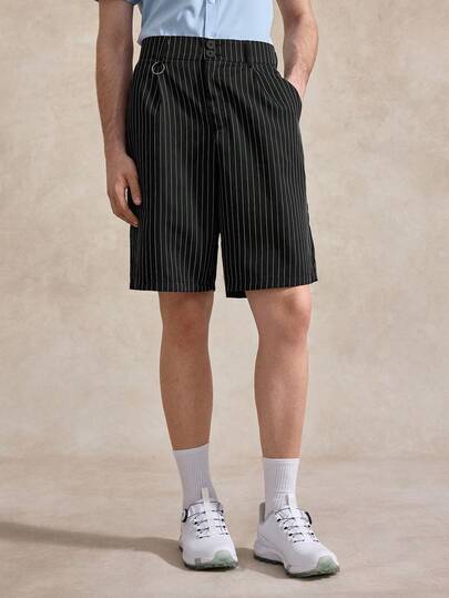 Courvante 男士青年街头风多功能单品：条纹褶皱双扣宽松休闲短裤，适合街头穿搭、日常休闲、周末郊游、音乐节、派对等各种青年社交场合。这款短裤是男士衣橱中不可或缺的百搭单品，也是送给男友或丈夫的绝佳礼物。