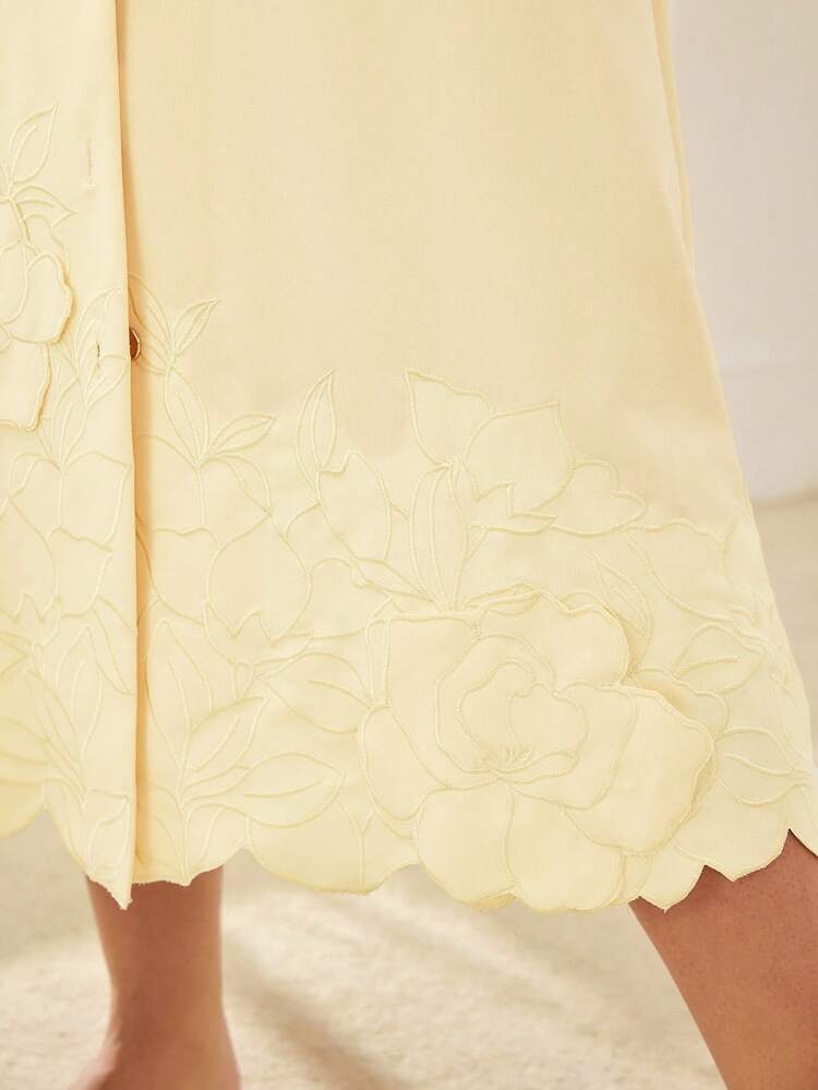 PLUS SIZE WOMEN FLORAL EMBROIDERY TURNDOWN COLLAR A-LINE MIDI DRESS