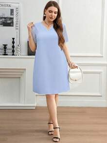 SHEIN Clasi 大码女式纯色V领短袖休闲连衣裙 - 淺藍色 - 查看 4