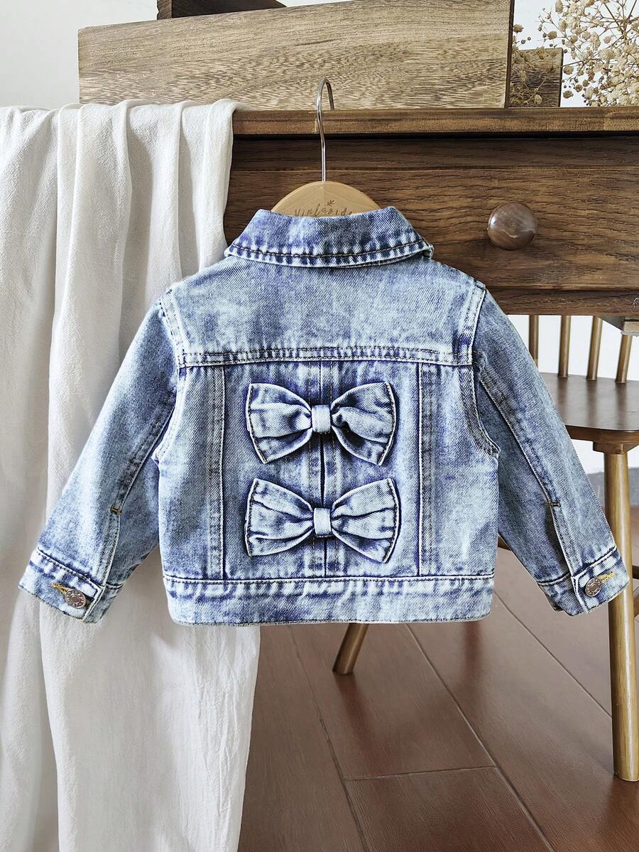 Vintaside Kids 女婴牛仔外套，新款上市，休闲可爱，浅蓝色牛仔布，返校季必备，蝴蝶结装饰，水洗效果，翻领，宽松版型，柔软舒适的纯棉牛仔面料，日常穿搭，外出，上学，聚会，春夏皆宜 - 淺色水洗藍 - 查看 1