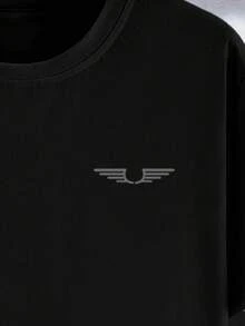 Manfinity Roughcore Setelan Kasual Pria: Kaos Lengan Pendek dan Celana Pendek Motif Sayap - Hitam - View 3