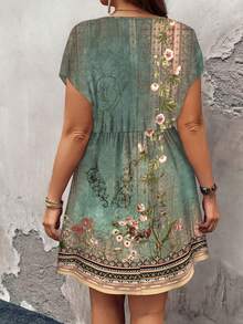 SHEIN LUNE Đầm dáng rộng tay ngắn, cổ tròn, họa tiết hoa vintage tối giản, eo nhún bèo, cỡ lớn, thích hợp cho kỳ nghỉ xuân/hè. - Nhiều màu - Xem 2