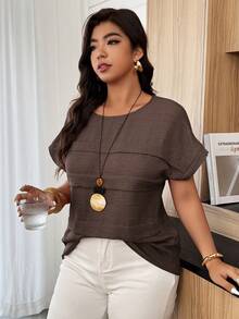 Weeklong Blus Wanita Ukuran Besar Kasual Berlipit Leher Bulat Lengan Dolman Longgar, Cocok untuk Pakaian Sehari-hari dan Liburan - Chocolate Brown - View 3