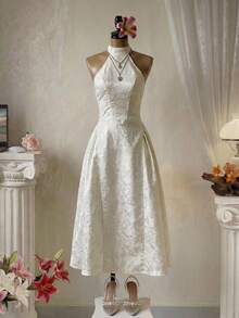 Glamine Charm 复古3D立体压花花卉V领无袖喇叭连衣裙（女款） - 白色 - 查看 4