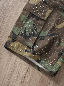 Manfinity Joysei Pantalones cortos vaqueros de verano casuales para hombres con estampado de camuflaje y tachuelas con rhinestones - Verde militar - Ver 5