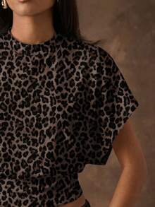 SHEIN BAE 女士休闲简约棕色豹纹印花优雅百搭蝙蝠袖收腰T恤 - 适合春夏、办公室通勤、优雅度假沙滩装、节日派对装扮 - 彩色 - 查看 4