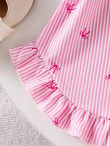 SHEIN Genkimix Kids Đầm sơ mi kiểu phương Tây cho bé gái, có thắt lưng, viền bèo nhún và dây buộc eo, thích hợp cho mùa xuân/hè, kỳ nghỉ, du lịch. - Hồng - Xem 4