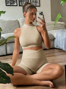 SHEIN 孕妇纯色立领上衣和短裤休闲日常运动套装 - 卡其色 - 查看 1