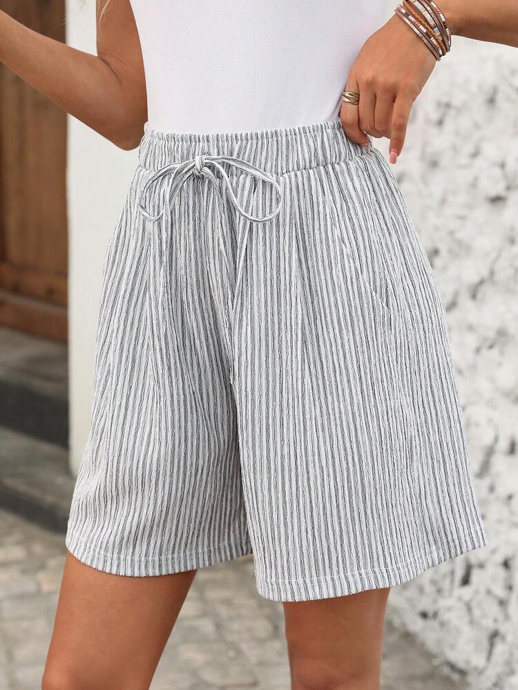 Women's Striped Drawstring Waist Casual Versatile Daily Wear Shorts Summer Short Outfits For Women Shorts For Women Bermuda Shorts For Women Women Striped Minimalist Casual Tie-Up Shorts Going Out Outfit