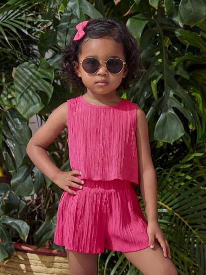 SHEIN 2件套女婴纯色圆领吊带背心和宽松纯色短裤套装，节日服装