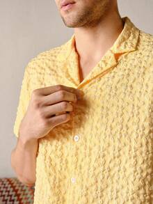 VeloEdit Men's Floral Textured Short Sleeve Single-Breasted Fashion Shirt Old Money, Plain Collar Yellow, With Rib-Knit & Button - Yellow - View 9