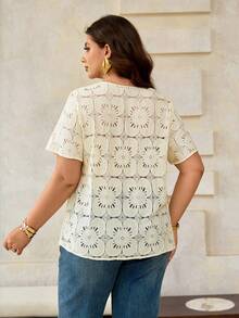 Roveilla 大码编织花卉蕾丝边圆领中袖法式休闲纹理衬衫 大码棉质上衣 女士钩针上衣 大码西式上衣 女士镂空上衣 夏季上衣 女士针织上衣 女士上衣和衬衫 女士短袖上衣 女士夏季上衣 女士上衣 衬衫 T恤 女士棉质上衣 女士高档上衣 女士衬衫 女士休闲时尚最新款上衣 女士新品 女士蕾丝上衣 女士精美上衣 - 杏色 - 查看 2