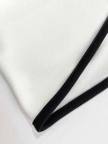 Franclia Áo hai dây nữ màu đen trắng phối họa tiết trái tim, cổ chữ V, dây bèo nhún, kiểu dáng thường ngày năng động, kèm thắt lưng khóa vàng, phù hợp cho công sở, đi làm, thời trang cao cấp và sinh viên. - Đen và trắng - Xem 4