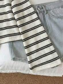 SHEIN LUNE 休闲度假风黑色杏色条纹针织系带喇叭袖上衣，适合度假、海滩、春夏穿着，百搭 - 黑與白 - 查看 3