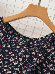Rusticease Plus Size Women's Ditsy Floral Cap Sleeve Vacation Dress - Navy Blue - View 4