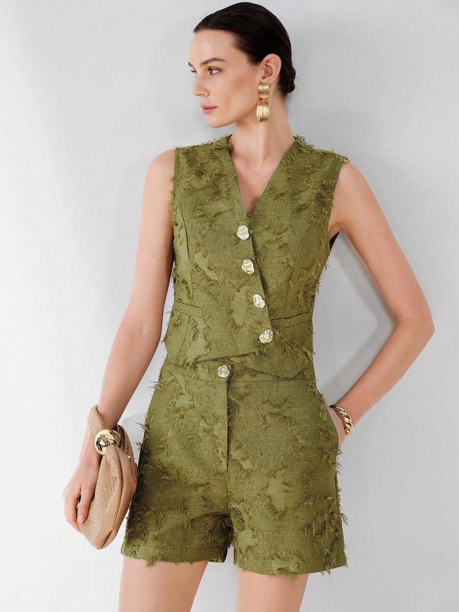 Aveloria Modichic Ensemble 2 pièces pour femmes vert olive, élégant et décontracté chic pour l'été, tea party et garden party, blazer sans manches asymétrique en jacquard texturé avec franges - Vert - Voir 1