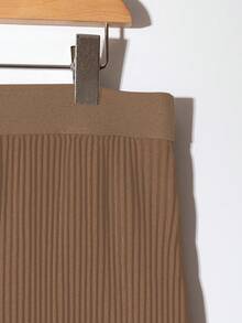 GlowEve CURVE Plus Size Women's Solid Color Elastic Waist Pleated Long Casual Skirt - Khaki - View 6