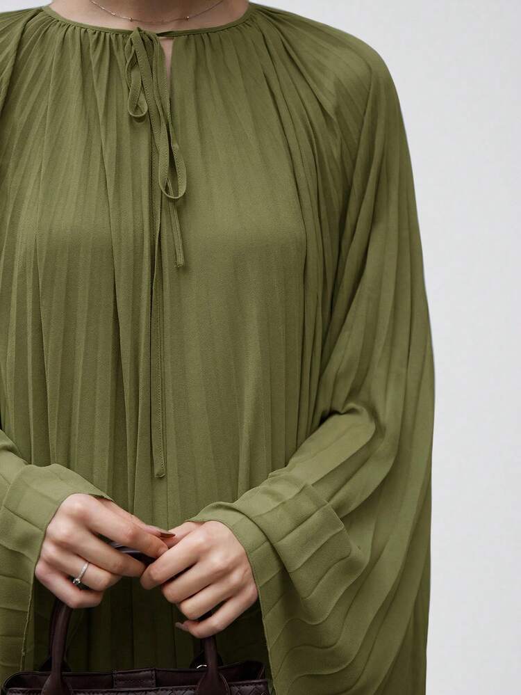 Flowy Olive Green Chiffon Maxi Dress,Women's Modest Round Neck Long Batwing Sleeve Pleated A-Line,Autumn Dining Party Elegant Old-Money Office Wear