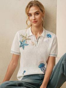 Anewsta 女士夏季度假休闲时尚小众设计镂空网纱海洋刺绣亮片撞色Polo领白色针织短袖上衣。适合度假、夏季休闲、日常穿着和外出活动。 - 白色 - 查看 5