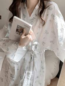 女士一件式长袖印花浴袍睡衣，轻薄透气，适合春秋季穿着，甜美可爱欧美简约风格，清新优雅的森林浪漫温柔风，休闲家居睡衣 - 米色 - 查看 8