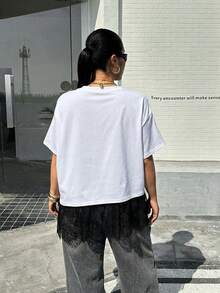 Muchica 大码女式圆领蕾丝拼接不对称下摆短袖T恤，时尚百搭 - 黑與白 - 查看 2