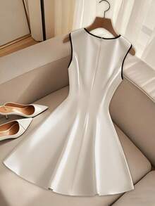 GlowEve CURVE Plus Size Elegant Commuter Color Block Sleeveless Dress - White - View 2