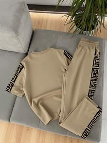 Manfinity Homme Bộ áo thun và quần nam in chữ và hình học - Nhiều màu - Xem 3